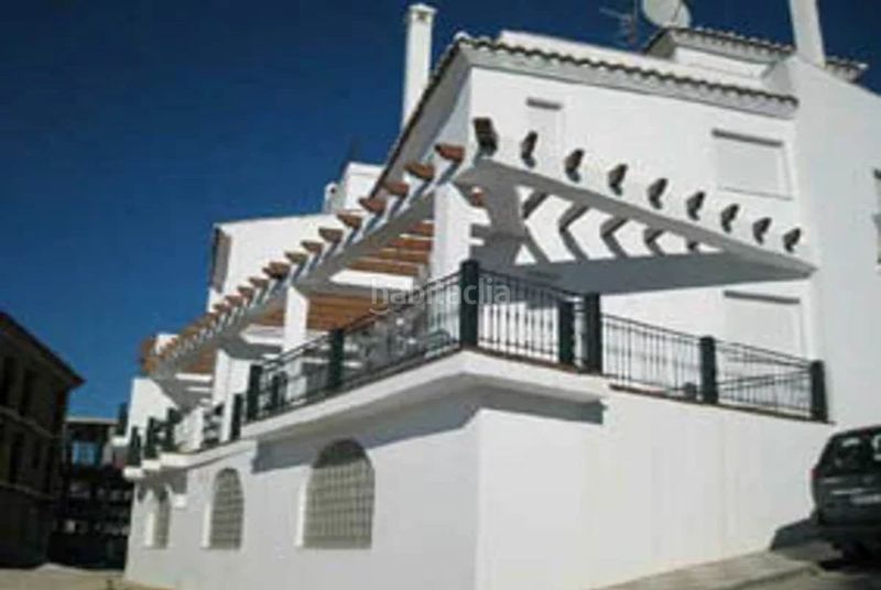 Foto 8b1c5d75-b6b6-441d-a0fd-d0fa0b557f1a. Aparcament cotxe a Periana