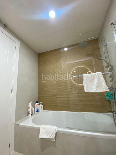 Foto e69848e2-ec19-4018-85f2-f7f4bfb79ea2. Piso  en venta en torrequebrada, 3 dormitorios. en Benalmádena