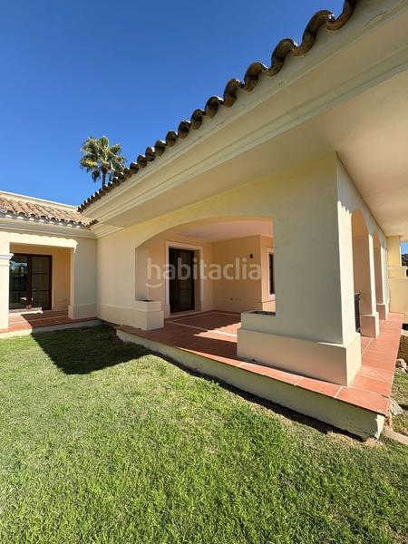 Foto 1d7f77be-ddf4-4ab6-a332-b228fb66a2d5. Xalet amb calefacció aparcament piscina a Los Naranjos Marbella