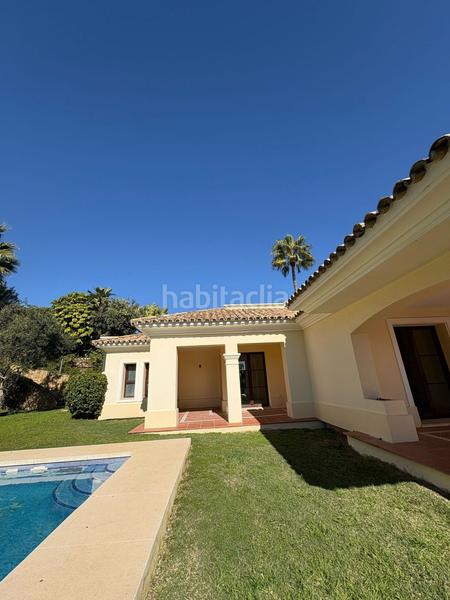 Foto 258bd7f1-934a-44b2-a0f7-8ee084218376. Xalet amb calefacció aparcament piscina a Los Naranjos Marbella