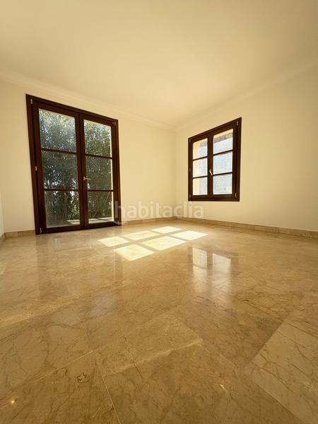 Foto cf8fc00f-56b1-4aad-afaa-8b736b4c669d. Xalet amb calefacció aparcament piscina a Los Naranjos Marbella