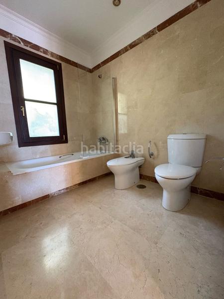 Foto d45988ce-01c8-4dba-b4af-96f316368cfb. Xalet amb calefacció aparcament piscina a Los Naranjos Marbella