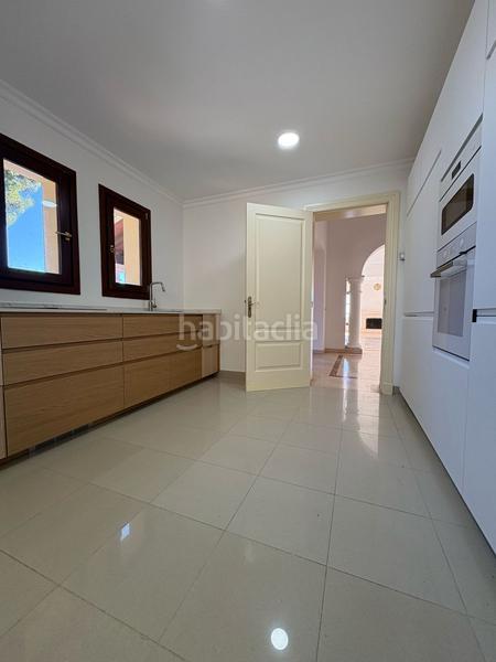 Foto e55ce68a-7dd3-4ed3-8024-67fff7a43f0b. Xalet amb calefacció aparcament piscina a Los Naranjos Marbella