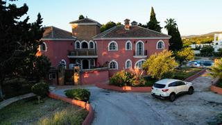 Haus in Centro. Casa en venta en alhaurín el grande, 5 dormitorios.