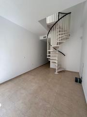 Appartement à La Trinidad. Piso en venta en centro, 1 dormitorio.