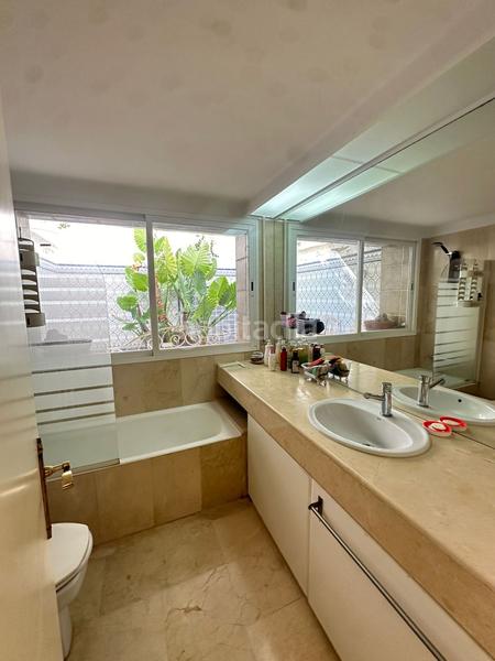 Foto a9473fdf-ffd5-4201-8361-0f98a24e2ce7. Dúplex amb calefacció piscina a Río Real Marbella