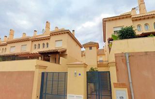 Casa adosada en Calahonda. Adosado en venta en calahonda, 3 dormitorios.