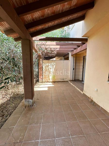 Foto a3e37890-5fff-4ddb-9c02-2b3224f4e128. Casa adosada adosado en venta en Calahonda, 3 dormitorios. en Mijas