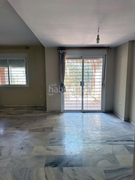 Foto ee317ac2-eb5d-49fb-8658-b3c26bb8f1b5. Casa adosada adosado en venta en Calahonda, 3 dormitorios. en Mijas