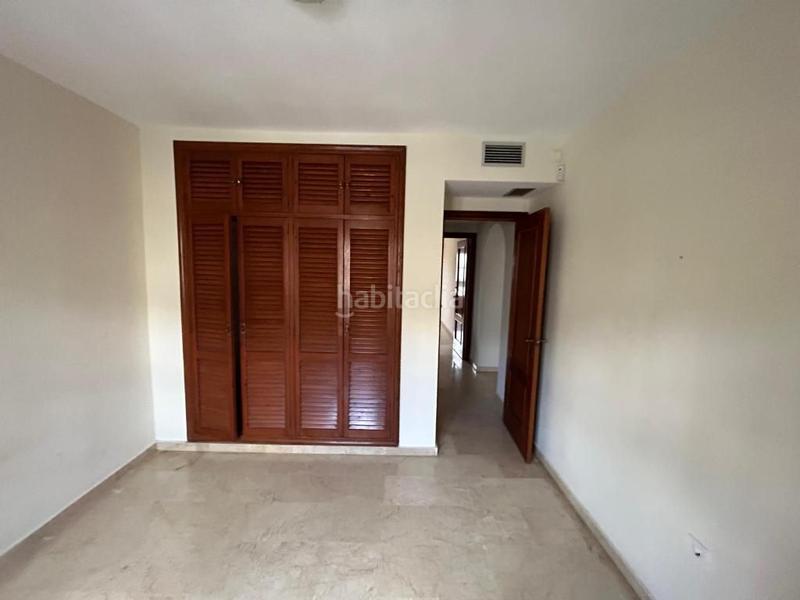 Foto fcef5b7b-4795-4eba-8c20-f233f61179f4. Piso  en venta en el paraiso, 2 dormitorios. en Estepona