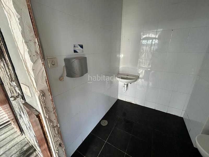 Foto bef5fc09-ab1e-4932-8652-640bddb82805. Local comercial a El Bajondillo Torremolinos