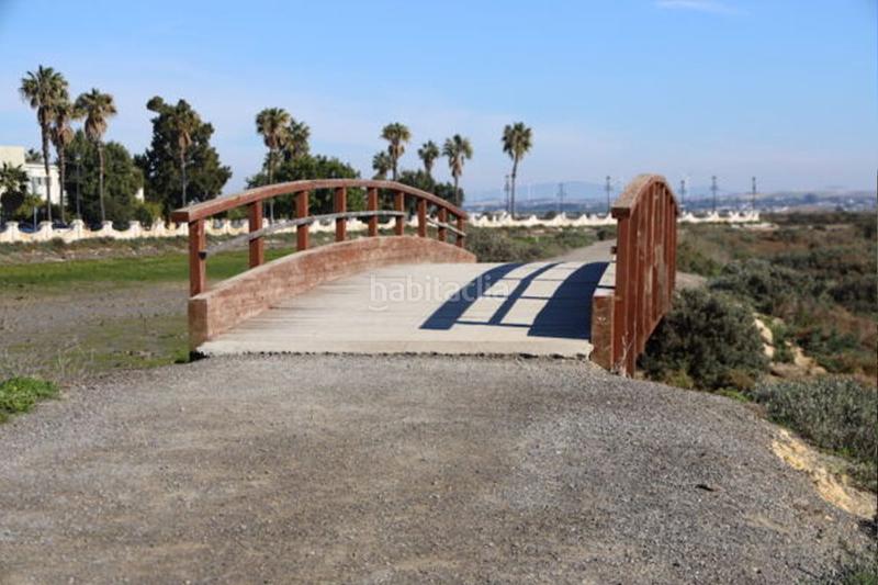 Foto 7a40b459-789b-4de0-b299-050eb7c17359. Piso  en venta en avda. pery junquera al andalus, 3 dormitorios. en San Fernando