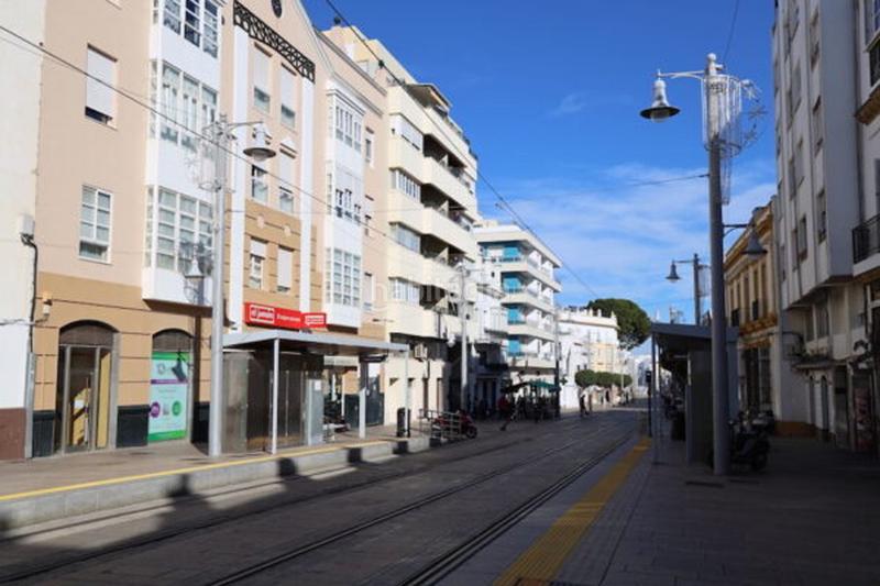 Foto c44be6d5-8560-4d0e-8528-3e84467ac4be. Piso  en venta en avda. pery junquera al andalus, 3 dormitorios. en San Fernando