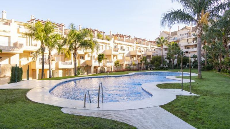 Foto 40244663-08f8-430d-a09f-dbe015e65434. Dúplex duplex en venta en La Duquesa, 3 dormitorios. en Manilva