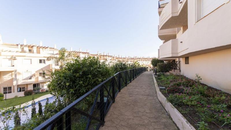 Foto ae32ffd3-8aeb-46d6-9fef-320a981a6f12. Dúplex duplex en venta en La Duquesa, 3 dormitorios. en Manilva
