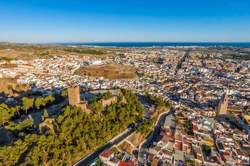 Foto 9b461e08-25d5-48c4-af0a-fac0aa54758f. Àtic amb calefacció aparcament piscina a Camino Viejo de Málaga Vélez - Málaga