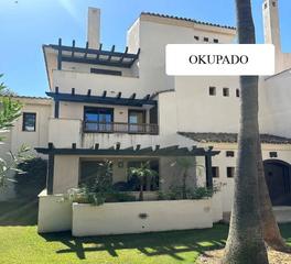 Etagenwohnung in Nueva Andalucía centro. Piso en venta en nueva andalucía, 2 dormitorios.