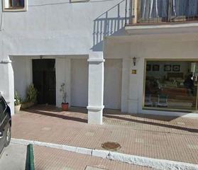 Local commercial à Guadalobón. Local com. en venta en estepona, 4 despachos.