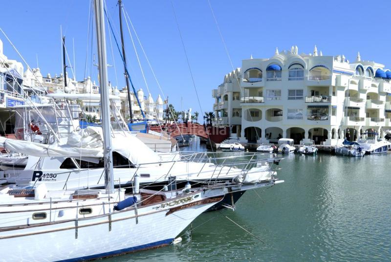 Foto 880154b0-ce66-4e35-a790-deea2909b876. Pis amb calefacció aparcament piscina a Zona Centro Comercial Torrequebrada Benalmádena