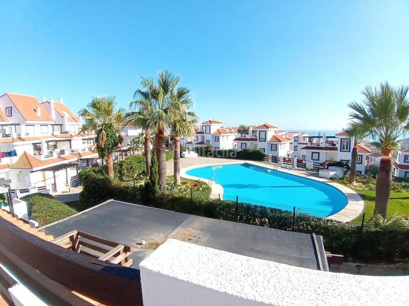 Foto 90d49af6-9ab0-46f9-a702-f1a089f5ca97. Duplex with heating pool in Alcorrín Manilva