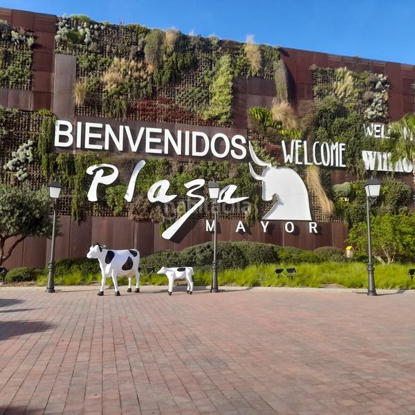 Foto 2e1cc7bb-119a-42ba-ba39-adf253e1fac3. Autoparkplatz in Santangelo Benalmádena