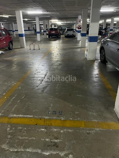 Foto b1bd4ad0-366e-4975-8844-464345b73253. Aparcament cotxe a Martín Carpena - Torre del Río Málaga