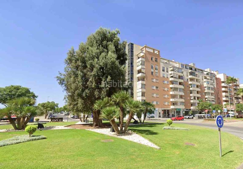 Foto df8de85e-8991-4829-b385-2f3ab2895e1c. Aparcament cotxe a Martín Carpena - Torre del Río Málaga