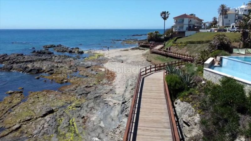 Foto 4c3f9697-7d50-4d39-b3ff-430b4e1cf3f2. Apartament amb calefacció aparcament piscina a Las Flores Mijas