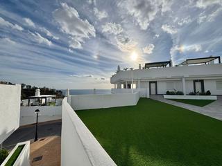 Ático en Lo Cea. Atico en venta en torre de benagalbón, 1 dormitorio.