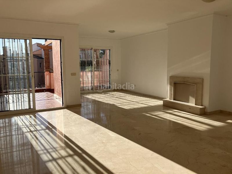 Foto 99014b3e-fb30-4628-8f04-694d962c0a77. Casa adossada amb calefacció aparcament piscina a Mijas