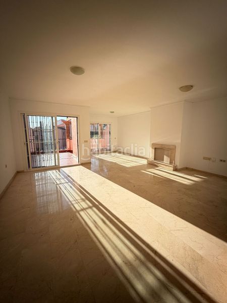 Foto d8288645-7deb-487b-b8bf-e798a22c0813. Casa adossada amb calefacció aparcament piscina a Mijas