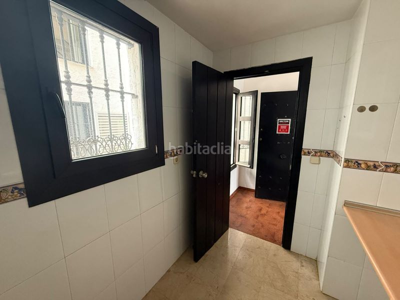 Foto 1671f266-d1b4-4865-bcb1-700e564573a8. Pis amb calefacció aparcament a Puerto Banús Marbella