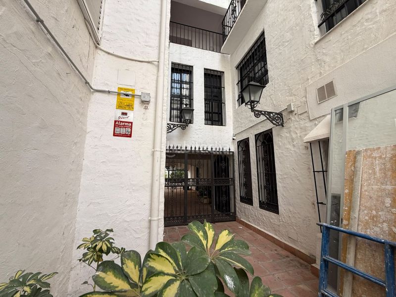Foto 1d5d7d92-58ea-4799-8426-46e9edcff4e4. Pis amb calefacció aparcament a Puerto Banús Marbella