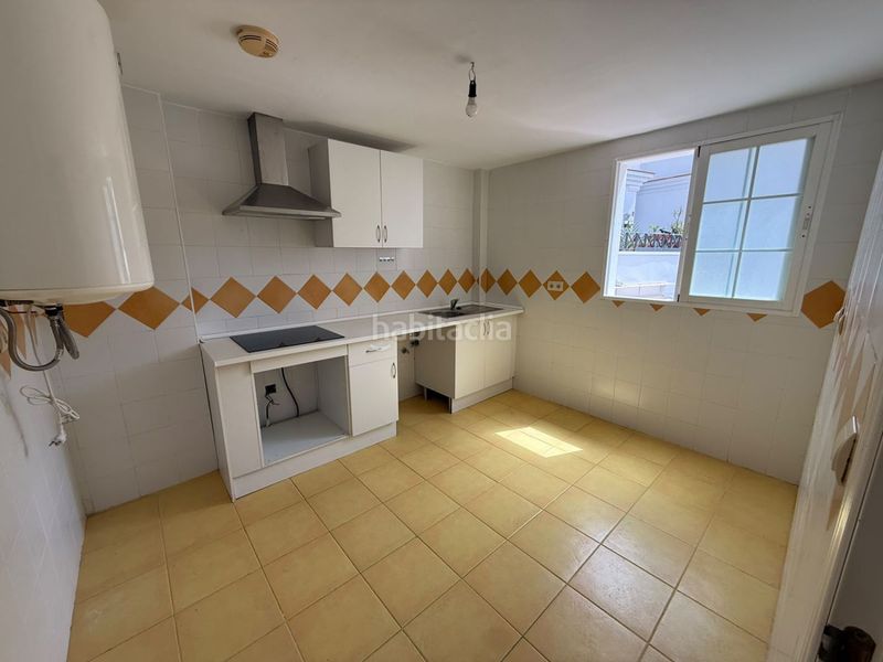 Foto b4f84488-e7d0-4e9a-bee0-f80603a6781f. Dúplex amb calefacció piscina a Romana Playa Marbella
