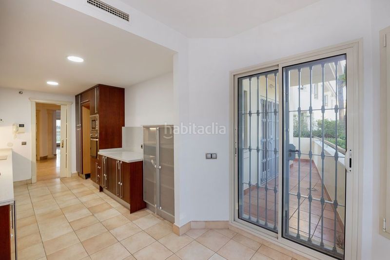 Foto cafcbe57-e7bc-447b-895b-174e6b7b9e5f. Pis amb calefacció piscina a Sierra Blanca Marbella