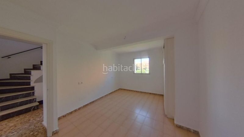 Foto 4c7e07b9-297f-4fc6-8716-67a3bda605dc. Casa amb calefacció a Puerto de la Duquesa Manilva