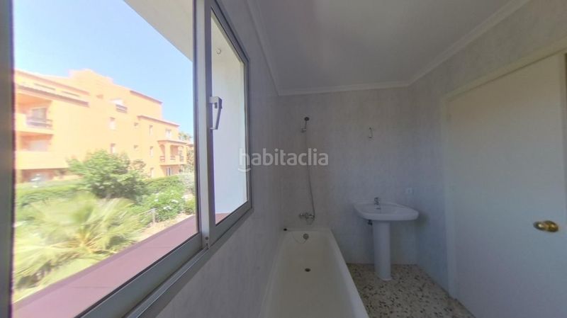 Foto 6d6badb8-84d2-49d1-9a1d-2cc6d99b4d2f. Casa amb calefacció a Puerto de la Duquesa Manilva