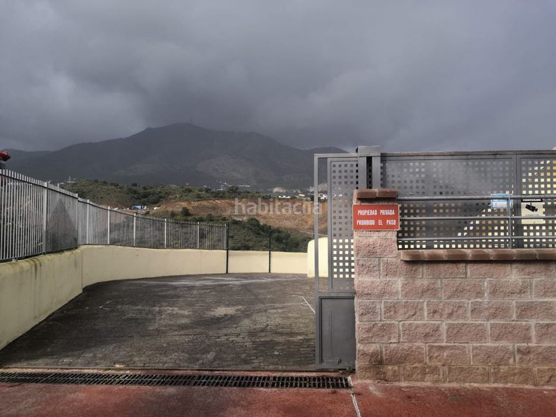 Foto b945914f-5428-407e-b870-6c0bf890eb0a. Aparcament cotxe a Torreblanca del Sol Fuengirola