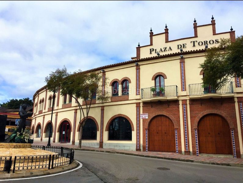 Foto fcf6b318-f461-49ad-ab1f-c6b2220c2bbd. Aparcament cotxe a Torreblanca del Sol Fuengirola