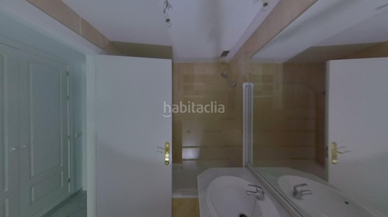 Foto 1231ae3f-8146-4893-b5cd-c96b5c56a35b. Pis amb calefacció aparcament piscina a Guadalmina Baja Marbella
