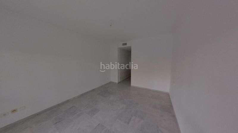 Foto 1695174a-9725-4918-b5b2-18ae4ebce0ef. Pis amb calefacció aparcament piscina a Guadalmina Baja Marbella