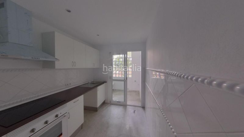Foto 1a9da745-4496-4b65-8748-c5a8a2c7b8cd. Pis amb calefacció aparcament piscina a Guadalmina Baja Marbella