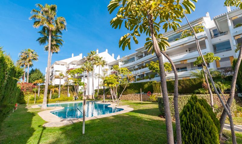 Foto 5635ab15-4aa6-450b-a582-a7eff1b26688. Pis amb calefacció aparcament piscina a Guadalmina Baja Marbella