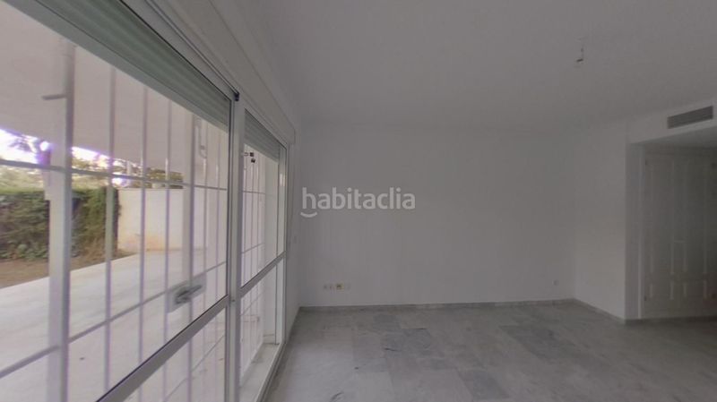 Foto dcd875de-7362-4b22-b4ab-7388fa247c75. Pis amb calefacció aparcament piscina a Guadalmina Baja Marbella