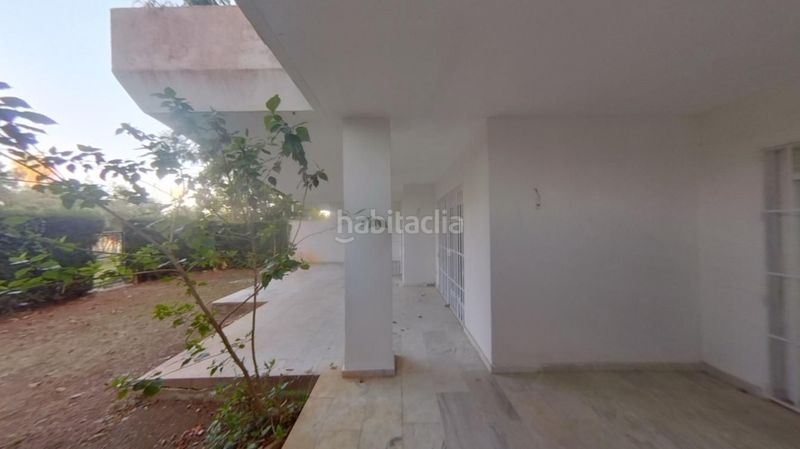 Foto e19085cb-e36d-457d-aa67-0d70340311a4. Pis amb calefacció aparcament piscina a Guadalmina Baja Marbella