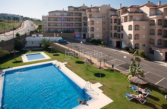 Foto b45a57d7-37d2-48a4-89b3-f43d7926e82c. Àtic amb calefacció aparcament piscina a Alcorrín Manilva