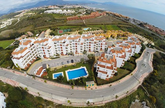 Foto f02f8b0a-12f6-4b6b-8308-6006c90be89e. Àtic amb calefacció aparcament piscina a Alcorrín Manilva