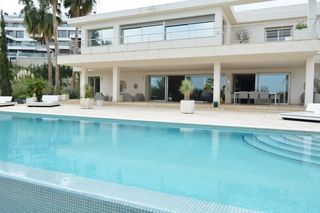 Chalet à Riviera del Sol. Chalet en venta en calanova golf, 4 dormitorios.