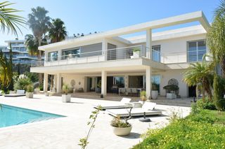 Chalet en Riviera del Sol. Chalet en venta en calanova golf, 4 dormitorios.