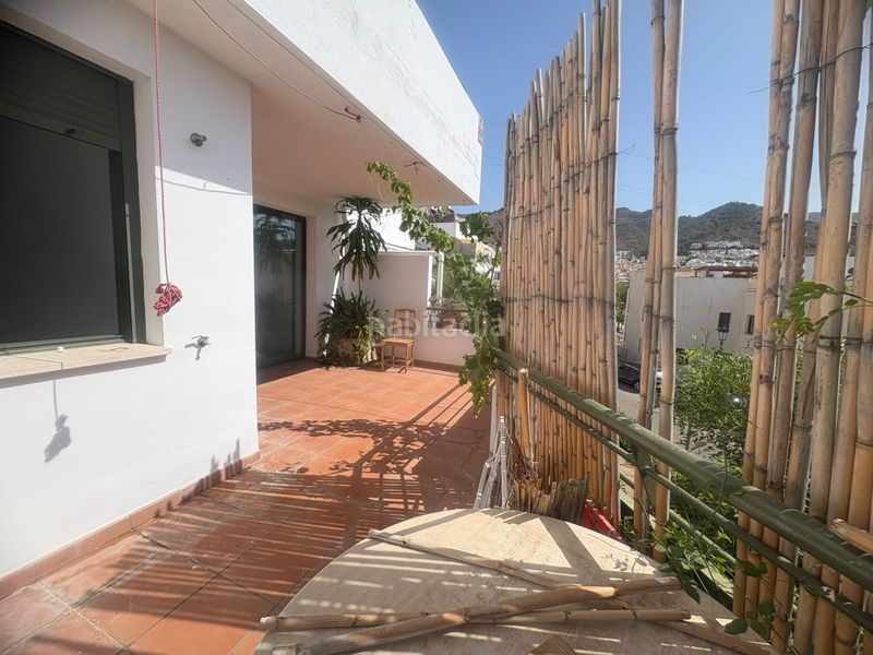 Foto 4b7e6fcc-7e19-4a8e-8a8d-ddb49f62e6a1. Pis amb calefacció piscina a Almijara Nerja